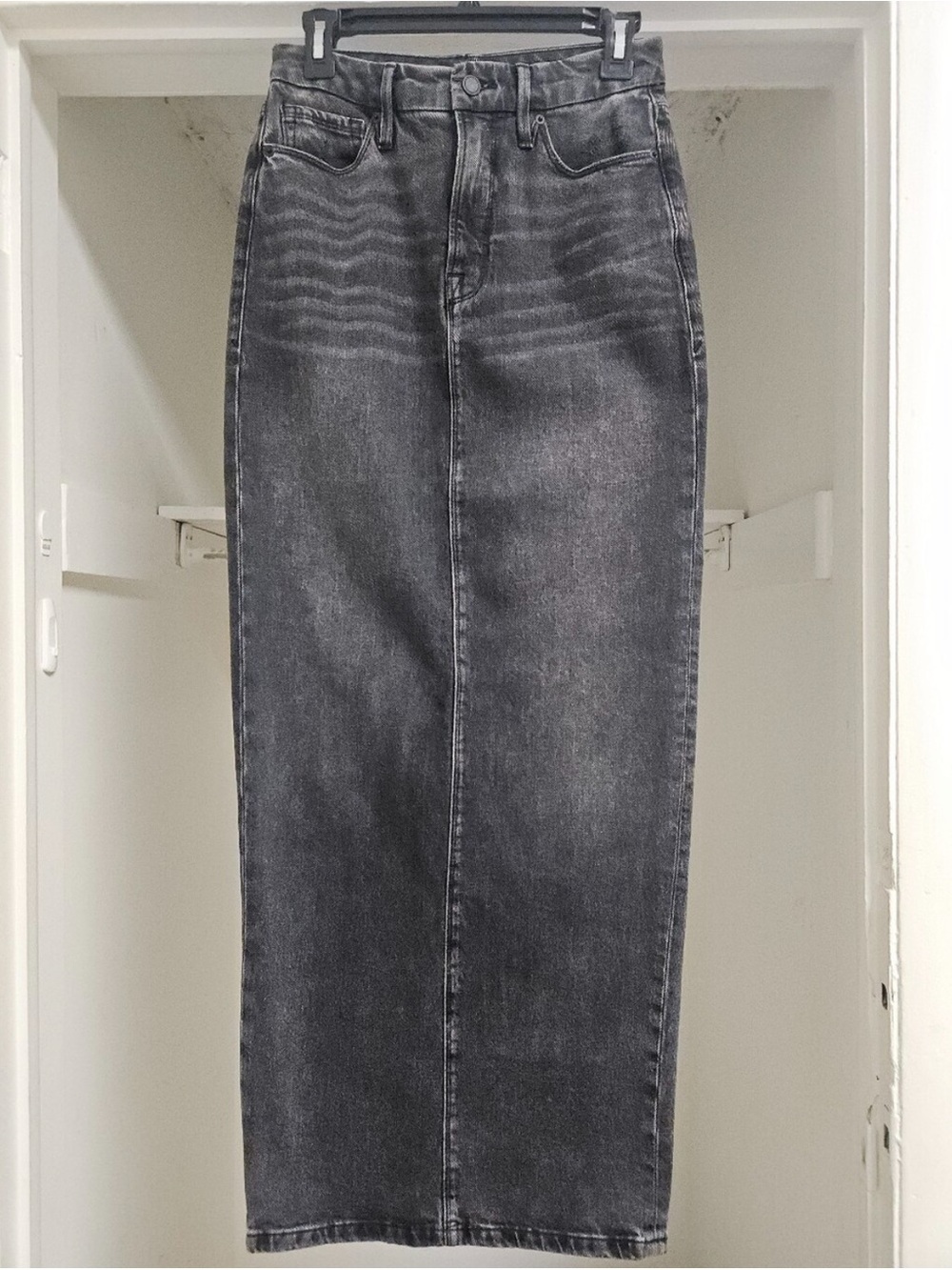 GOOD AMERICAN TUBE MAXI SKIRT BLACK
WOMEN'S SIZE 4/27